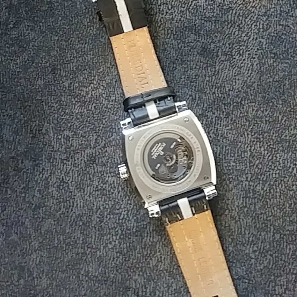 Watch - Picture 2 of 3